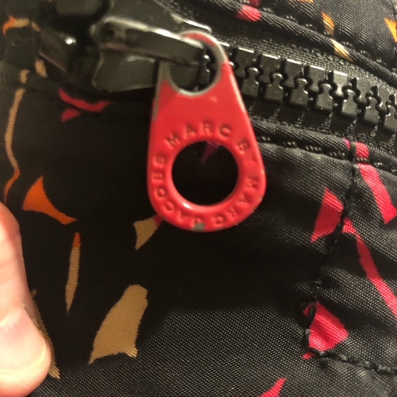 😍 MARC BY MARC JACOBS FABRIC ZIP POUCH! 🎉 - Picture 7 of 8